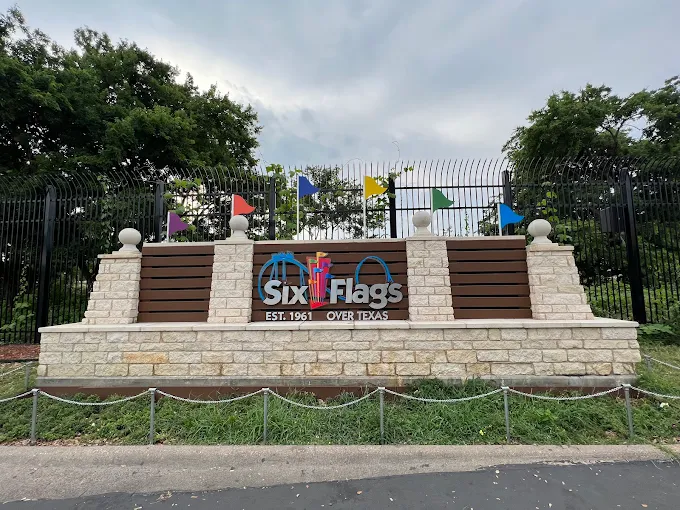 Six Flags Over Texas - Arlington